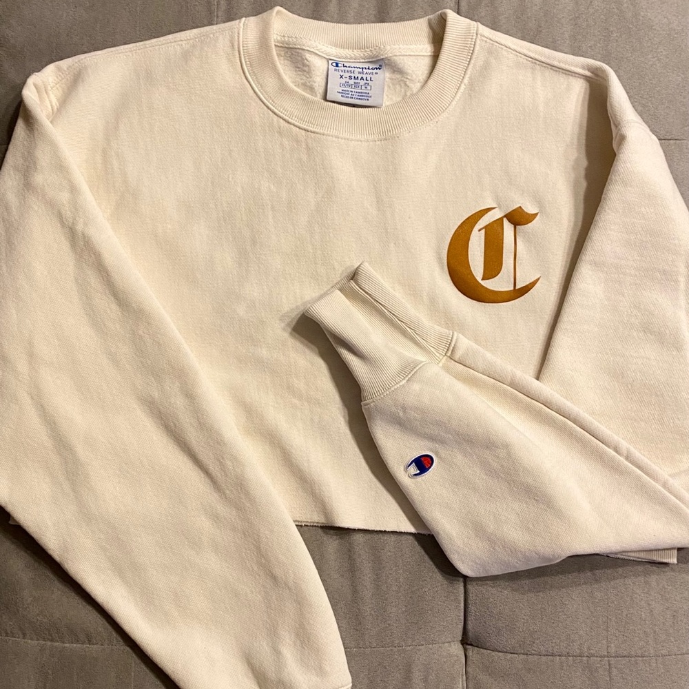 NWOT Reverse Weave cropped Champion sweatshirt